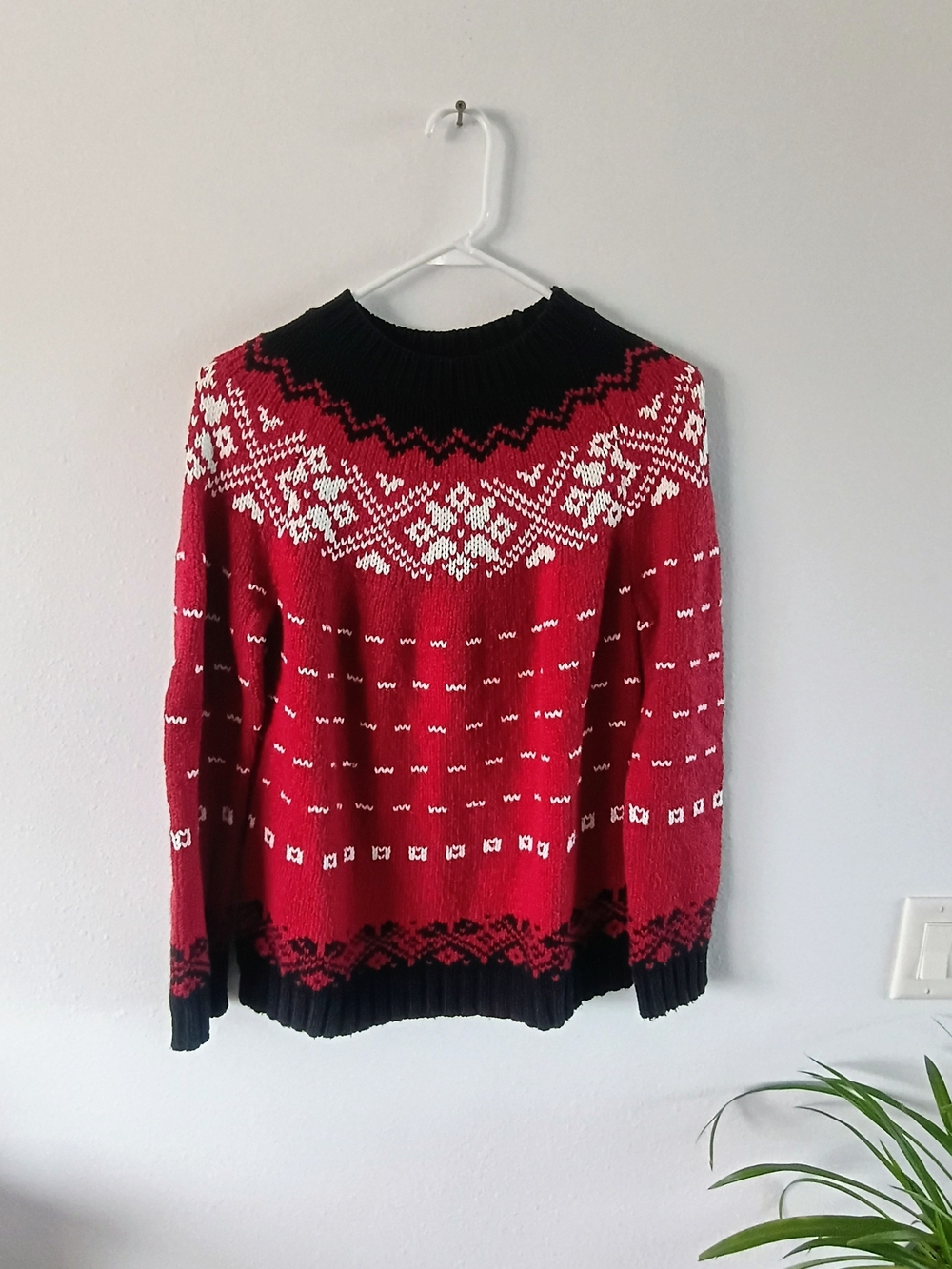Liz Claiborne LizSport Fair Isle Nordic Snowflake Red Black Sweater Small Winter